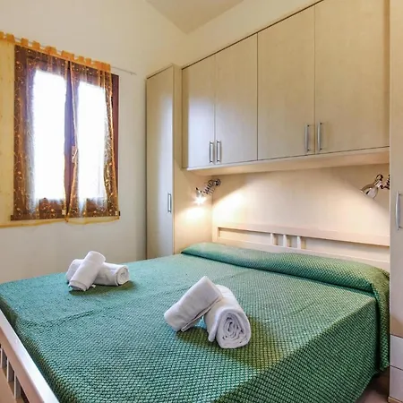 1 Bedroom Amazing In -ca- Apartman